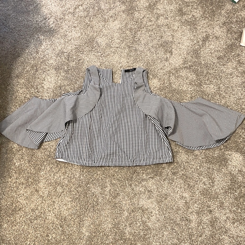 Gingham waterfall with exposed shoulder sleeves